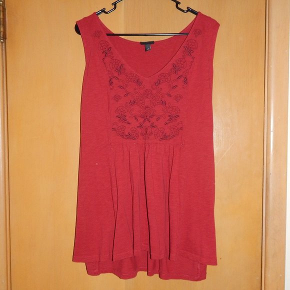 Torrid Red Embroidered V-Neck Tank - Picture 6 of 9